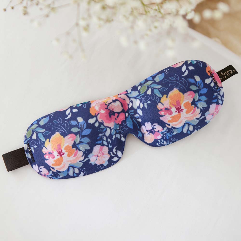 bucky-40-blinks-schlafmaske-midnight-floral-konturierte-3d-augenmaske image 3