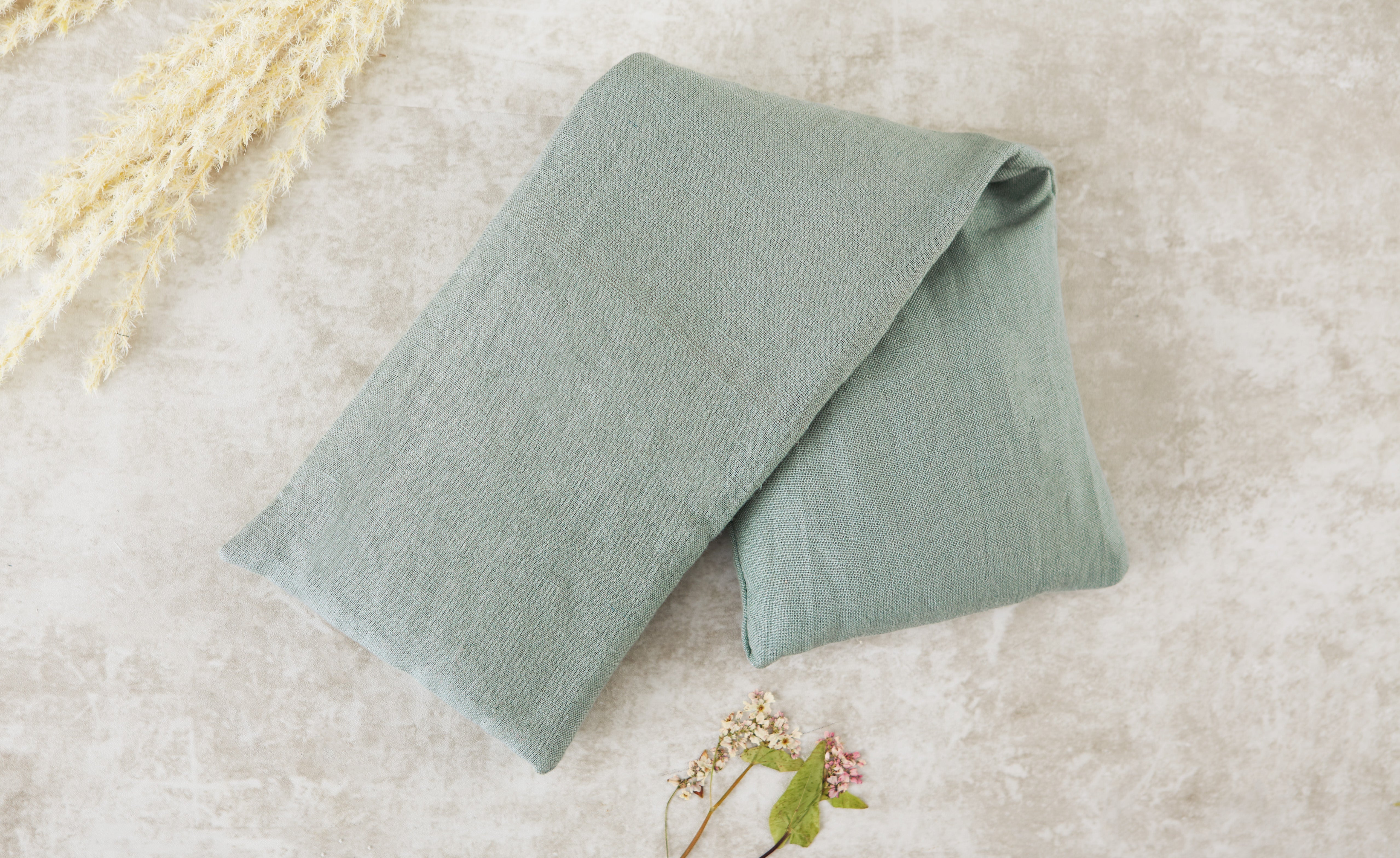 bucky-hot-cold-linen-body-wrap-w-rme-und-k-lteauflage-mit-buchweizensamen-salbei image 2