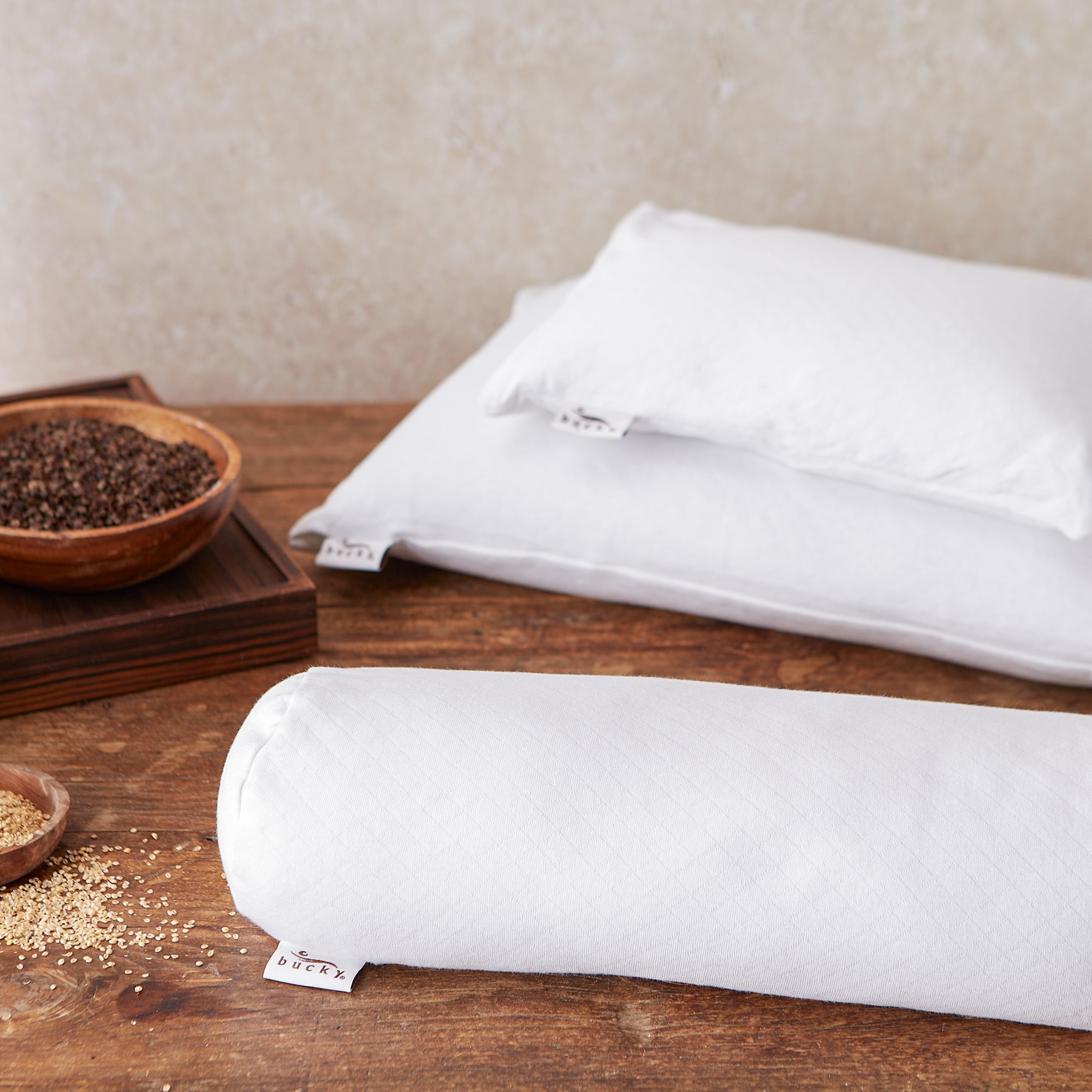 bucky-comfort-bolster-pillow-rollkissen-mit-hypoallergener-hirseschalen-f-llung- image 5