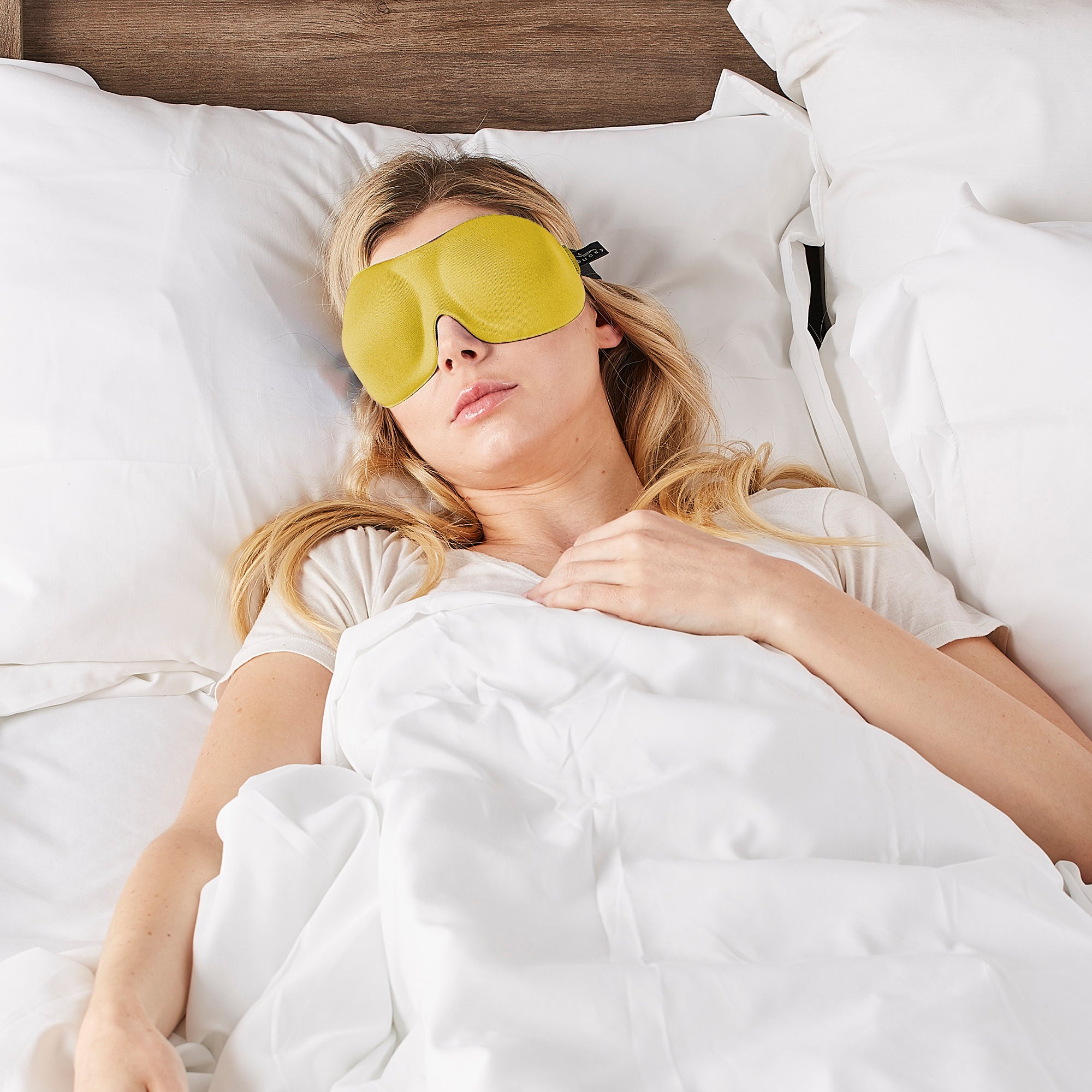 bucky-40-blinks-sleep-mask-gold-konturierte-schlafmaske-in-gold image 2