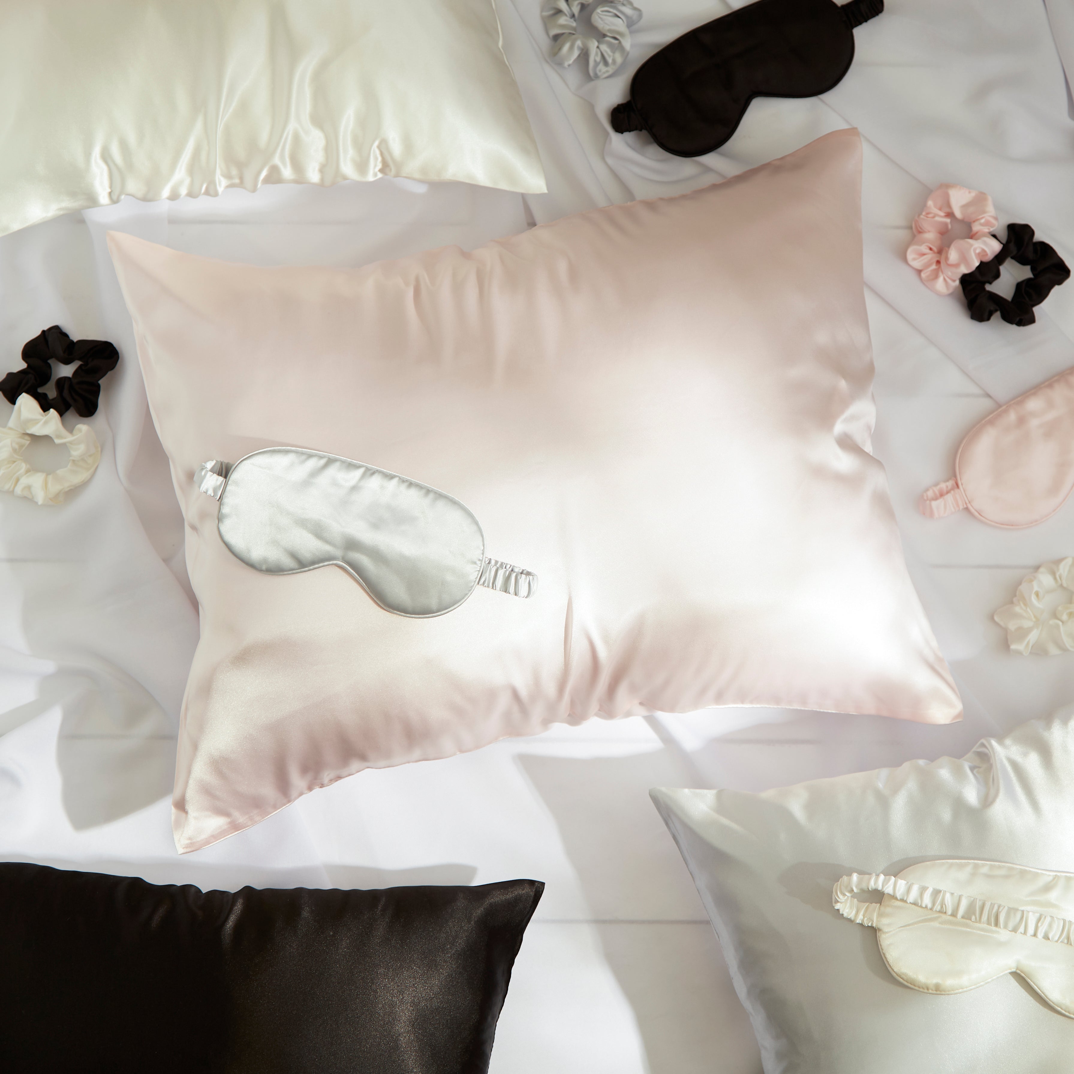 bucky-silk-like-satin-sleep-set-satin-kissenbezug-schlafmaske-und-3-scrunchies-g image 3