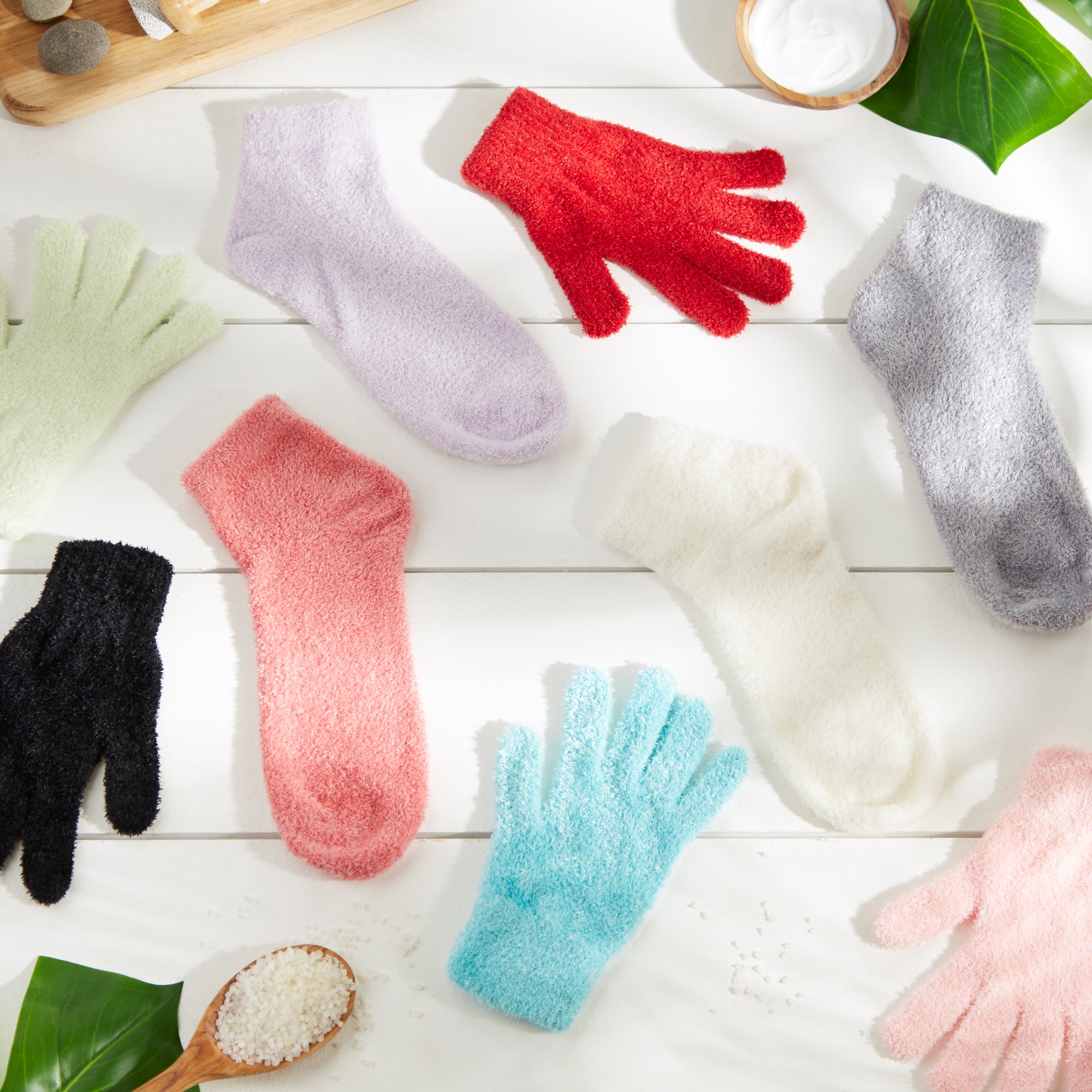 bucky-spa-socks-gloves-set-aloe-infundiert-lila-one-size image 4