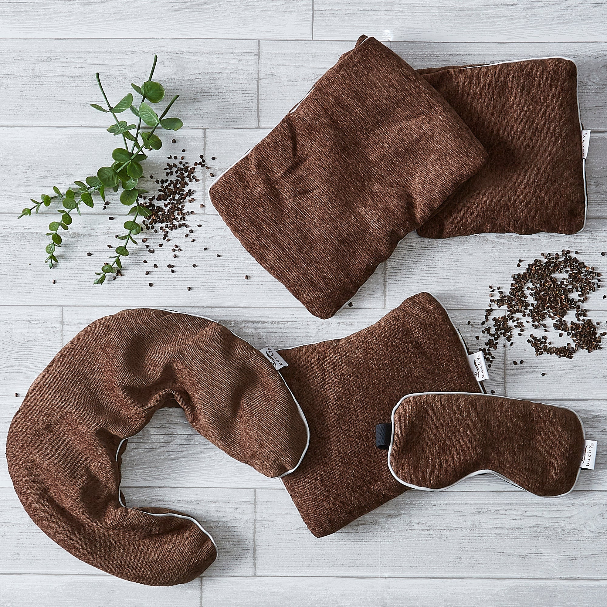 bucky-hot-cold-nacken-und-schulterwickel-mocha-buchweizen-w-rme-und-k-ltekissen image 3