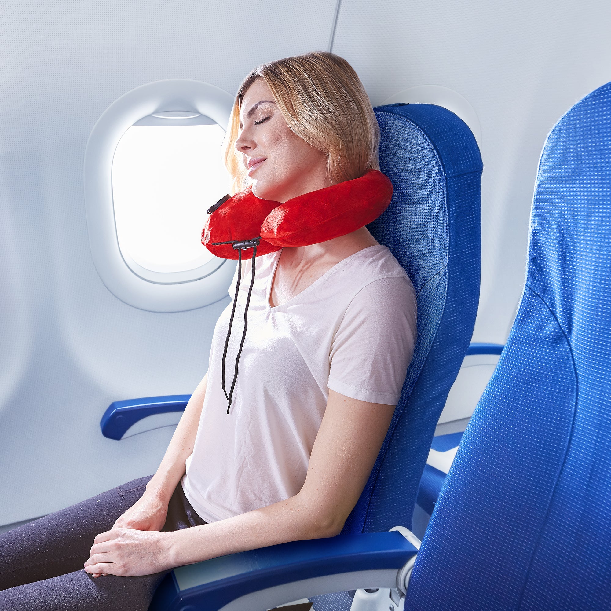 bucky-gusto-inflatable-neck-pillow-aufblasbares-ergonomisches-reisekissen-mit-to image 2